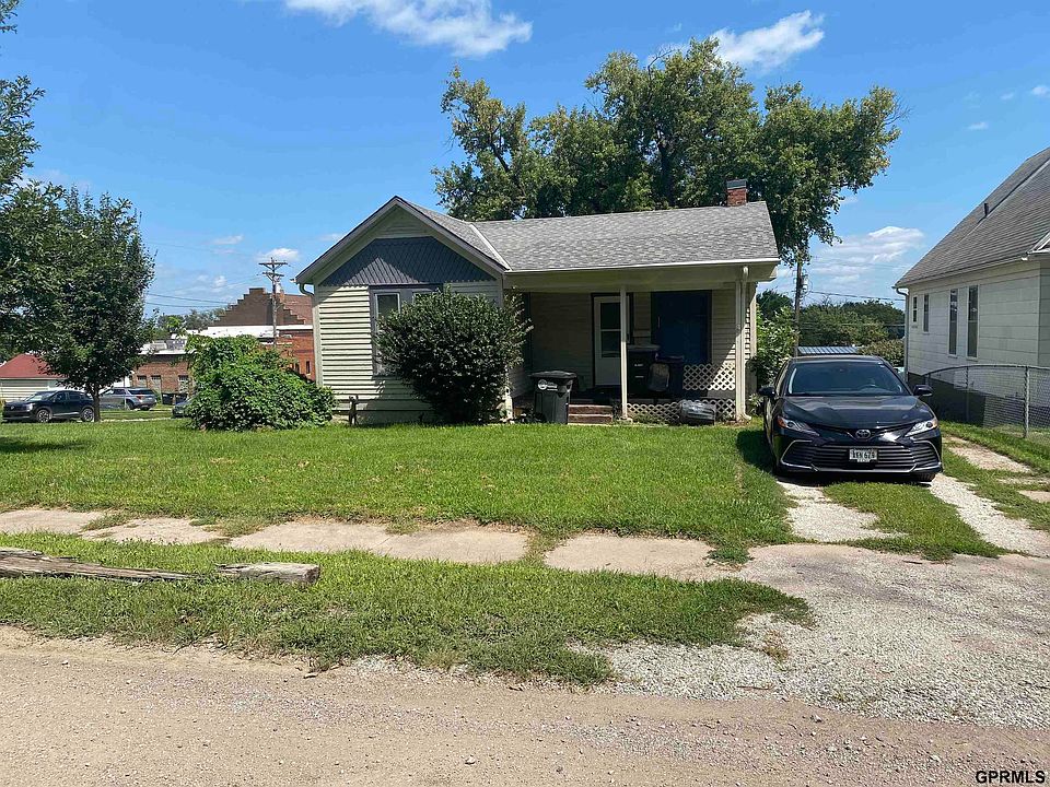 1st image of 8621 N 31st St