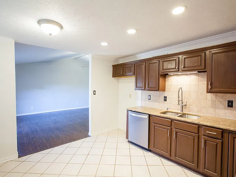 5713 Baker Dr — Photo 9