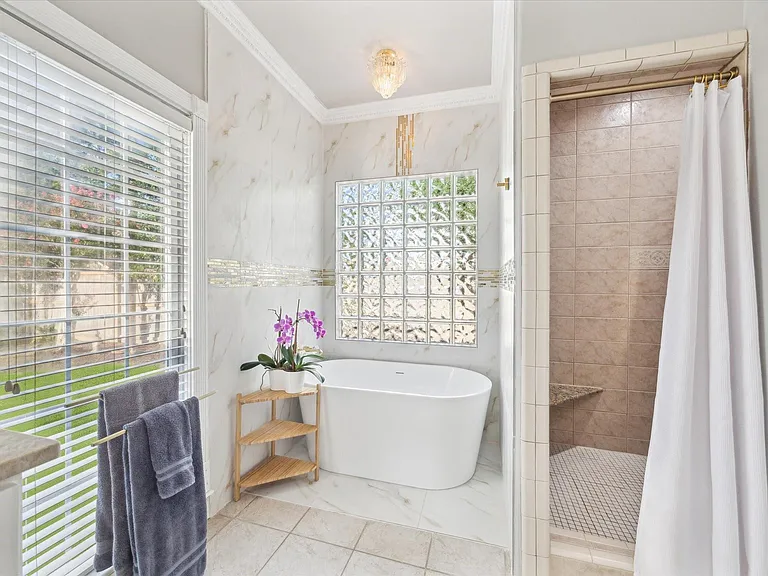 718 Garden Oaks Blvd — Photo 21