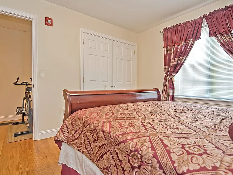 45 Nightingale St #B — Photo 20