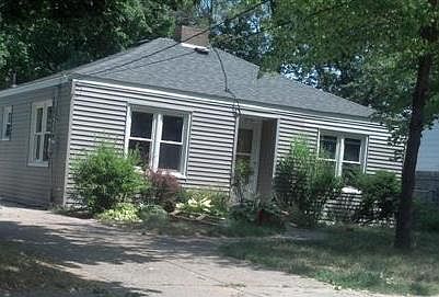 2nd image of 215 Bellevue St SW