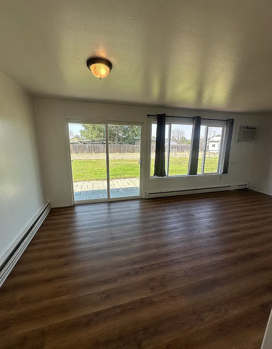 4 bed, 1430 sqft, $1,800 — Photo 4