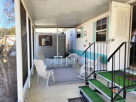 4th image of 105 E Short St