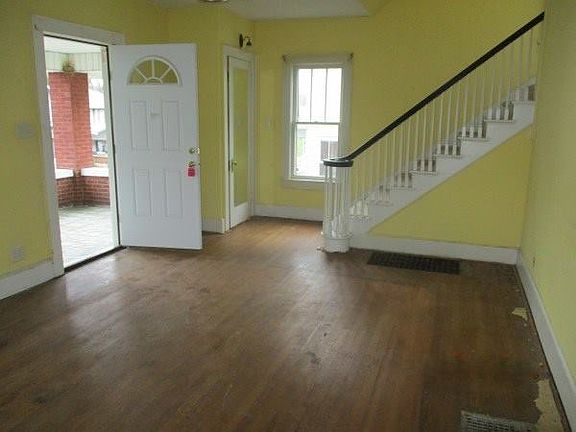 3rd image of 1409 Beatty Ave
