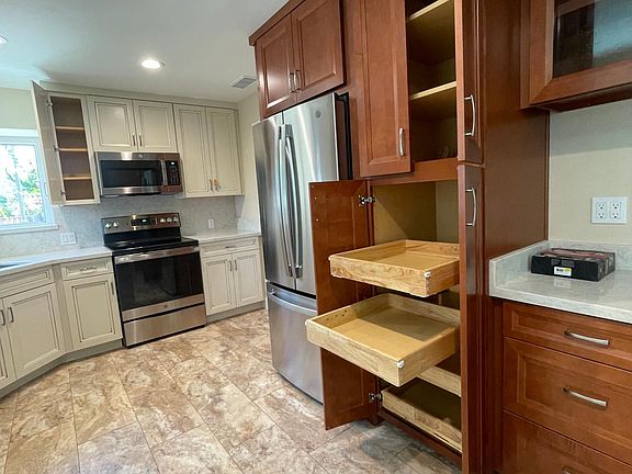 2nd image of 1428 Darryl Dr #2