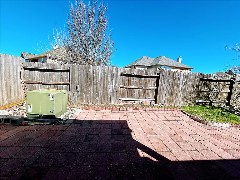 5523 Baby Blue Ln — Photo 42