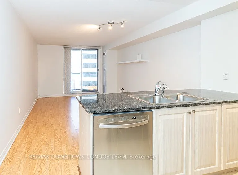 801 Bay St #611 — Photo 10