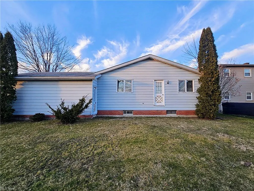3 bed, 2210 sqft, $2,275 — Photo 4