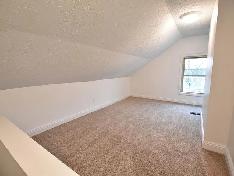 410 W 1st Ave — Photo 31