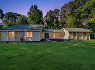 104 W Croydon Ct, Easley, SC 29642