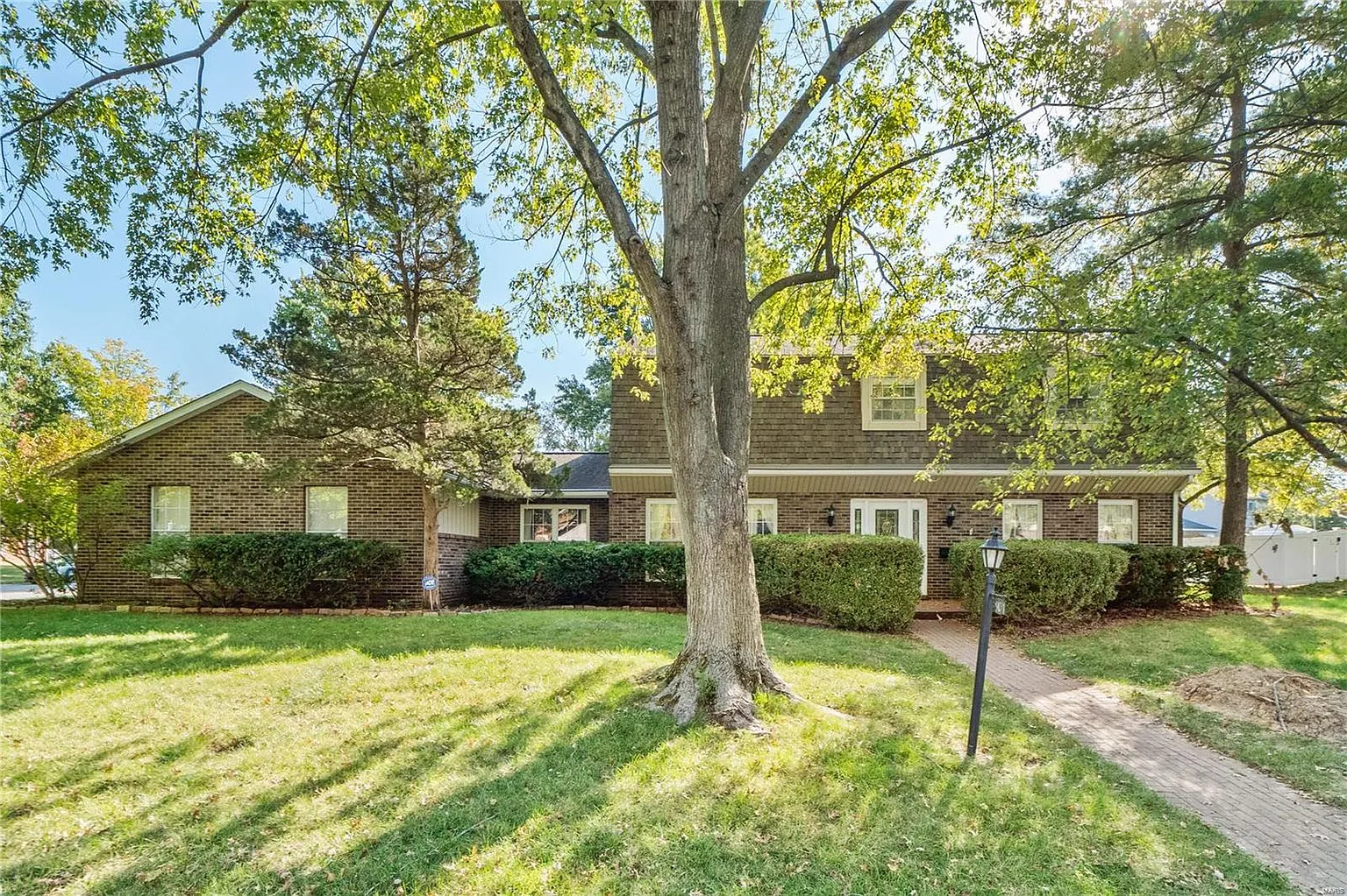 910 Meadowlark Dr photo 1