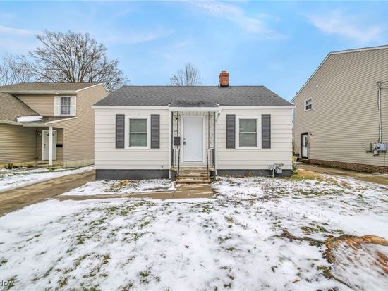 1677 Mapledale Rd, Wickliffe, OH 44092