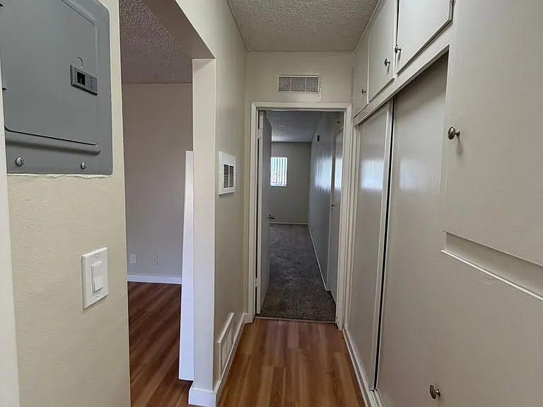 Stone Gate Apartments — Photo 70