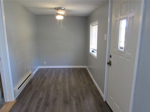 3rd image of 316 Crestwood St