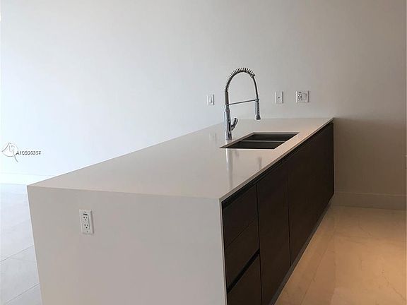 5th image of 301 Altara Ave Unit 533