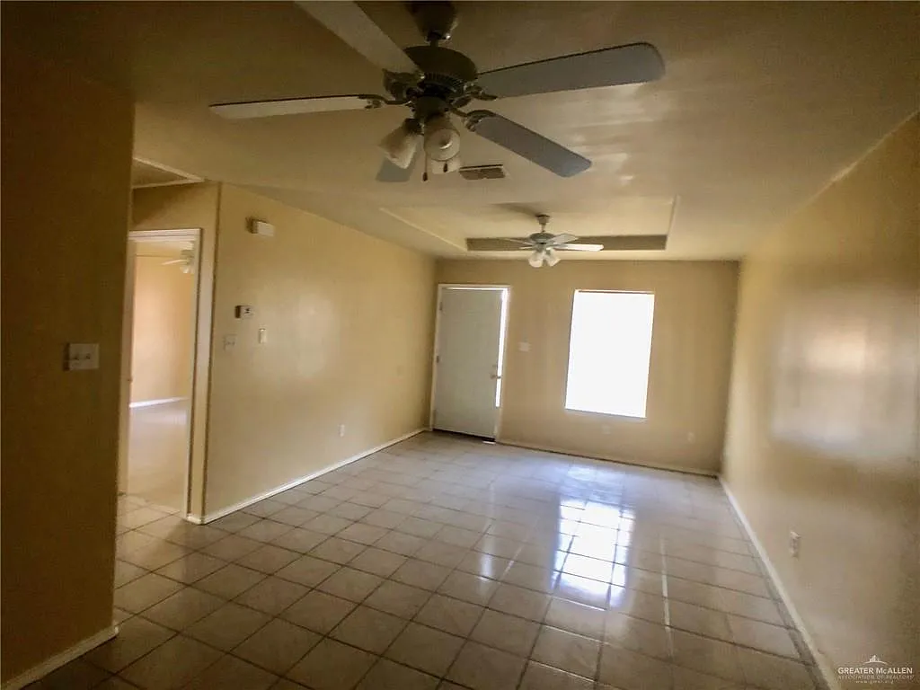 2 bed, 1.0 bath, 650 sqft, $730 — Photo 3