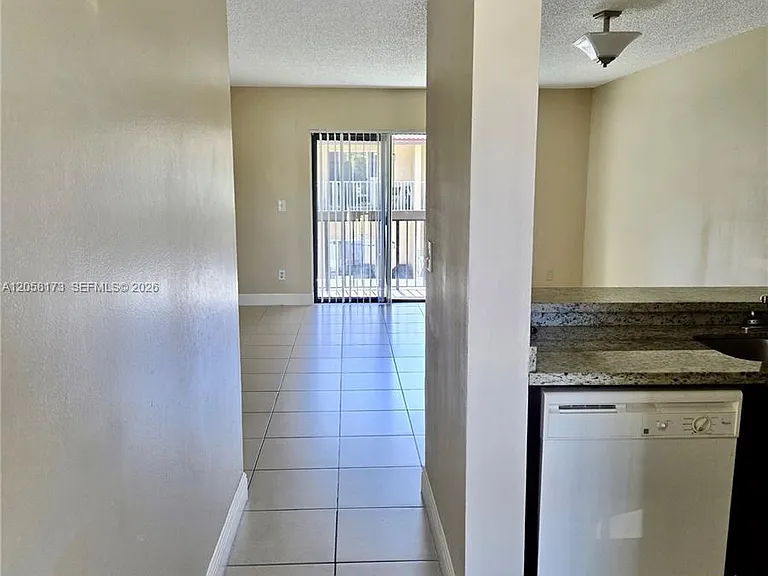 3724 NW 115th Ave #2724 — Photo 3