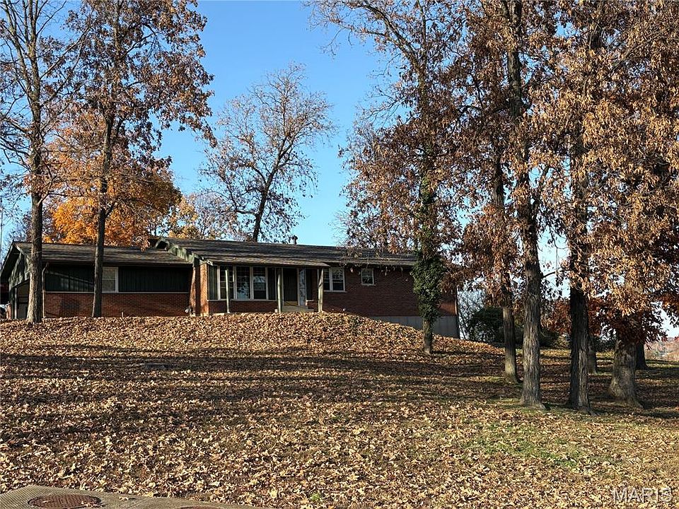 1st image of 1643 Twin Oaks Dr