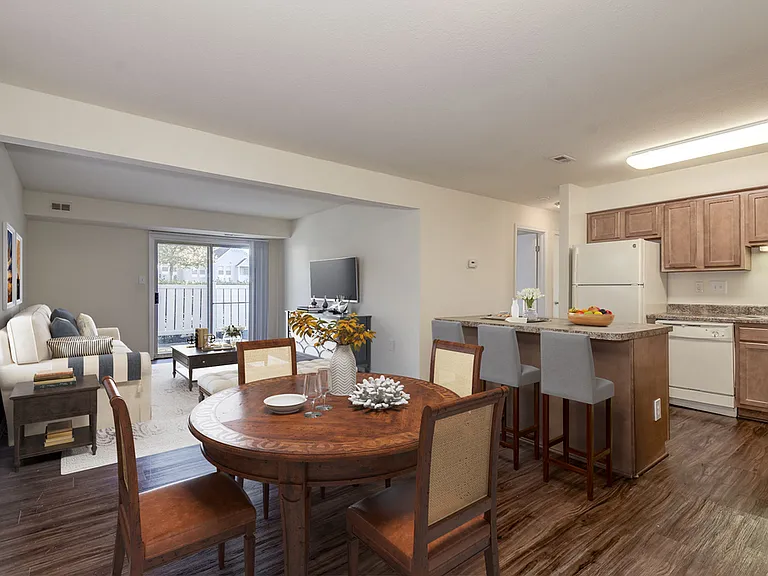 New Forest Apartments — Photo 2