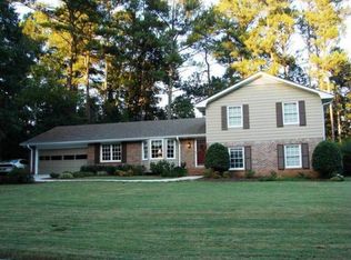 512 Emily Dr, Lilburn, GA 30047