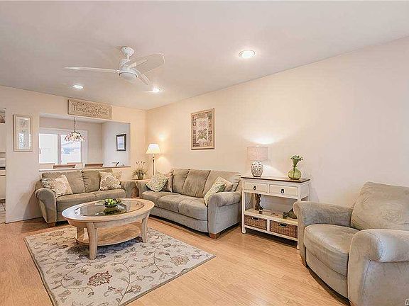 3rd image of 108 Greenmeadow Dr