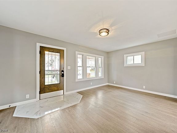 2nd image of 2702 Roanoke Ave