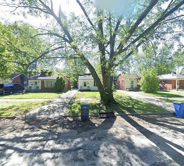 29985 Avondale St — Photo 1