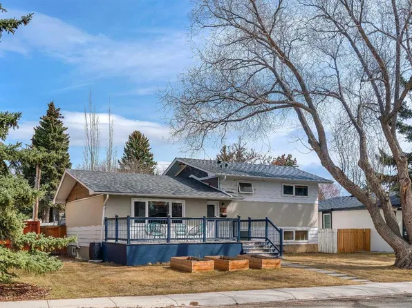 3116 SW Brentwood Blvd NW, Calgary, AB T2L 1J8