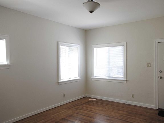 Another view of the living room. Excellent lighting!