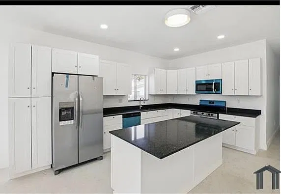 4 bed, 1640 sqft, $3,200 — Photo 4