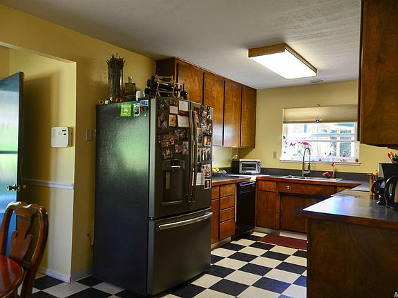 3rd image of 2800 Sleepy Hollow Ct