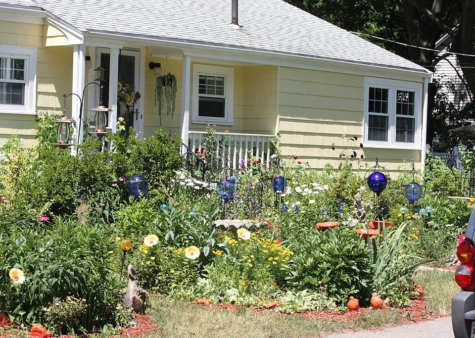 2nd image of 19 Forrest Ave