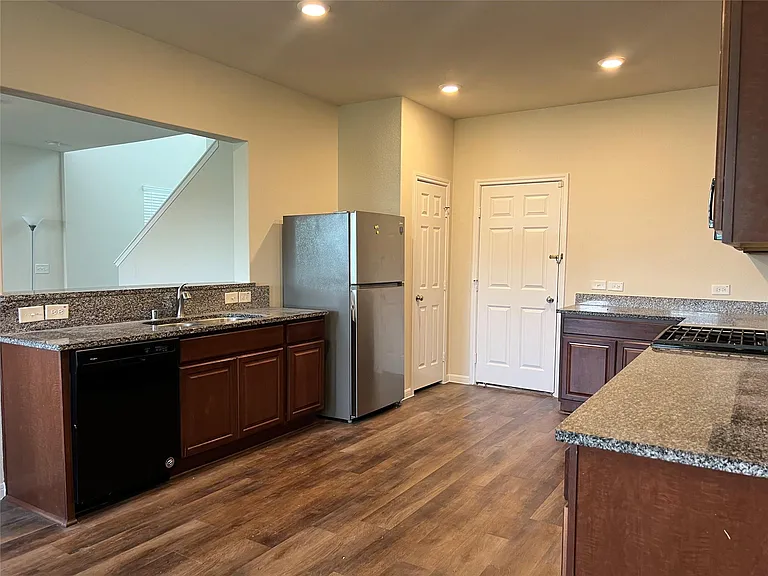 4711 Prairie Chase Dr — Photo 5
