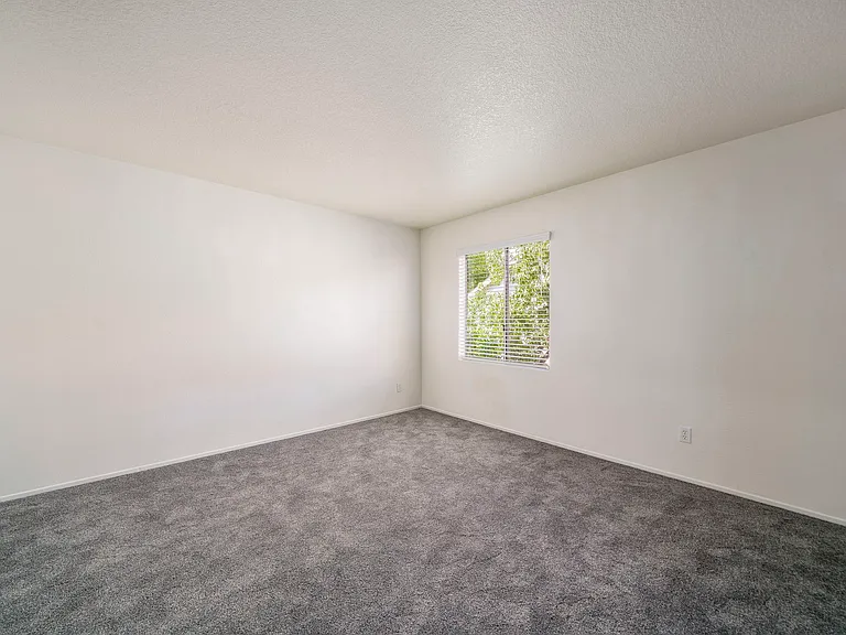 220 W Truslow Ave — Photo 29
