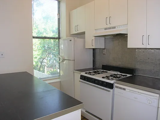 Rented by Townsley & Gay, LLC | media 75