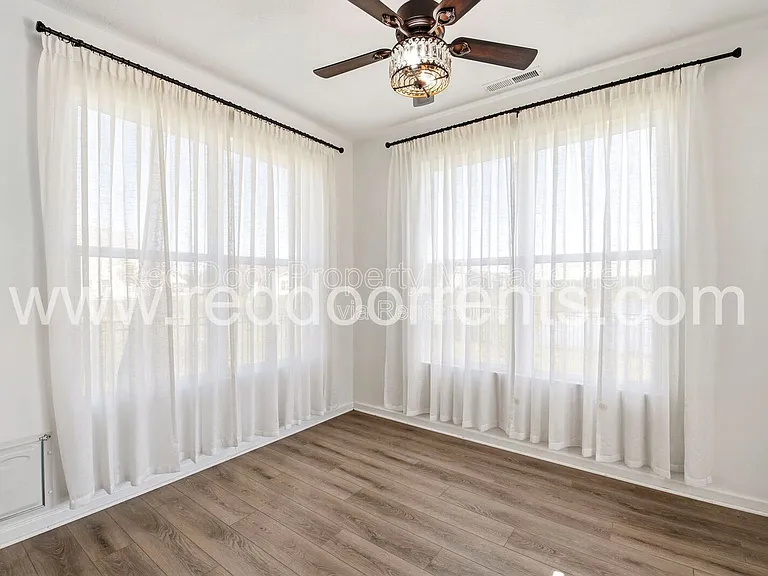 1475 Sabra Way — Photo 17