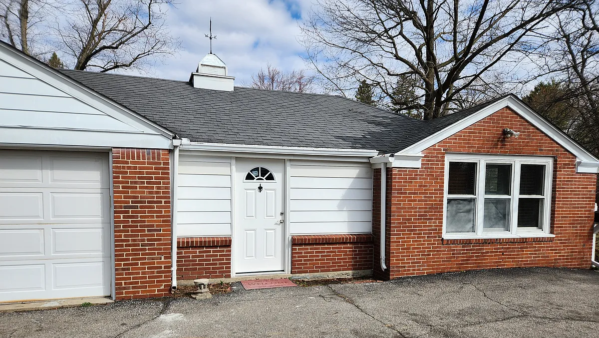 Building Photo - 3201 Westchester Rd