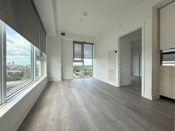 5th image of 1007 The Queensway #1409