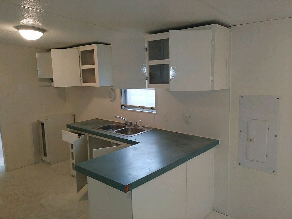 2nd image of 471 Hester Mill Rd