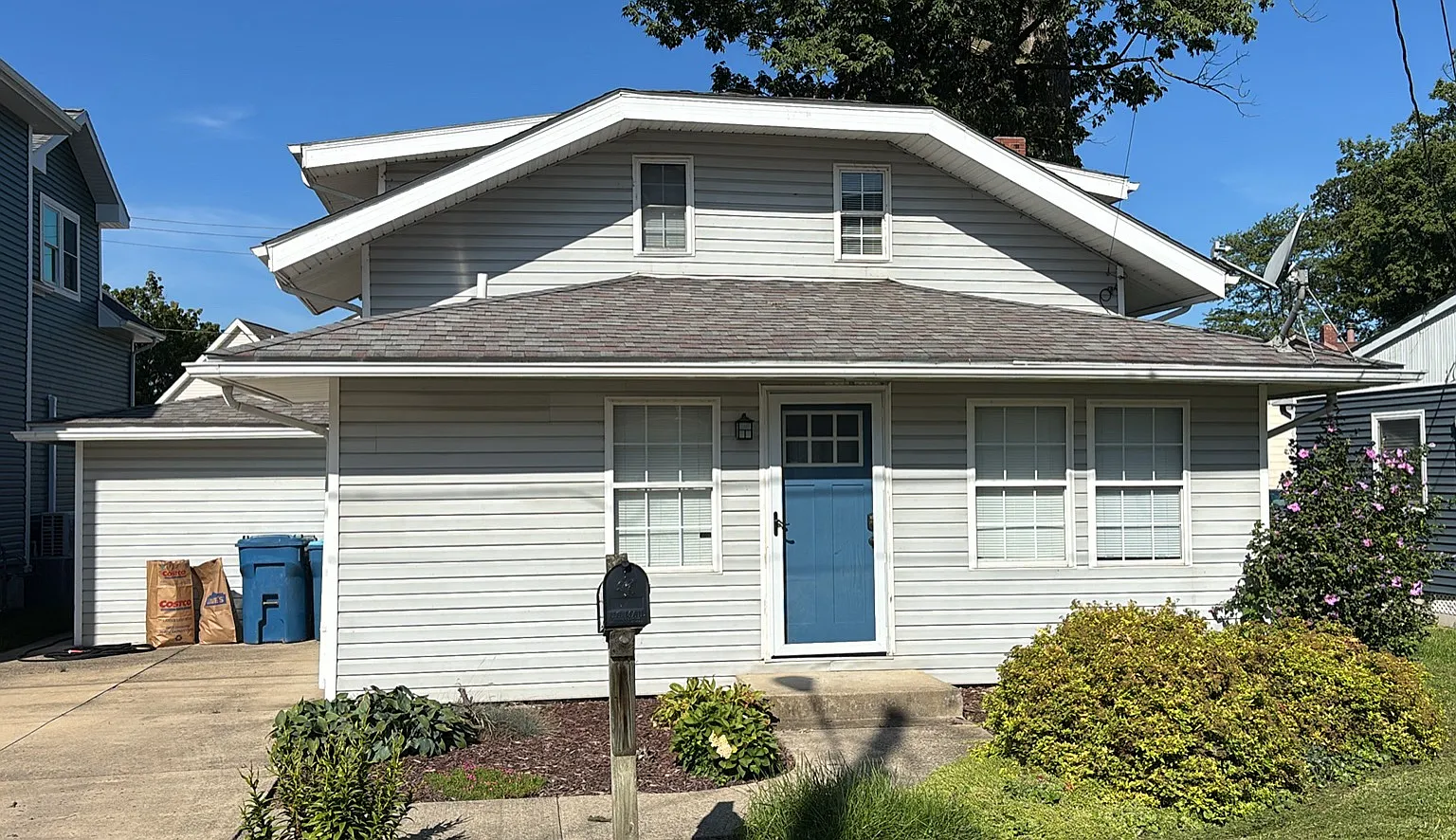 3 bed, 1320 sqft, $2,229 — Photo 1