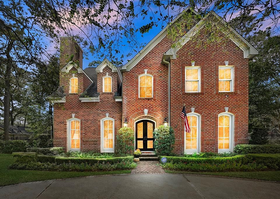 1st image of 305 Belin Manor Dr