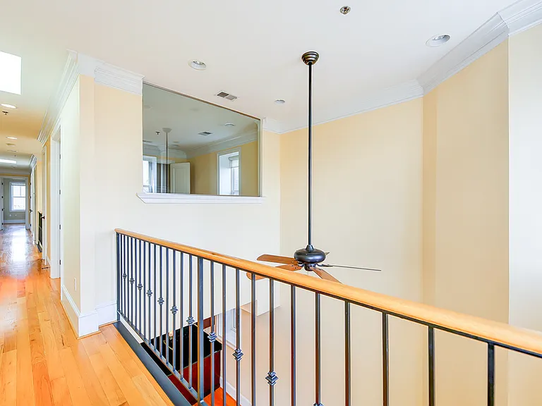 629 4th St NE #3 — Photo 9