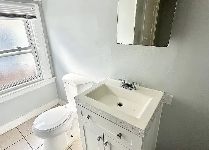 118 4th Ave #3 — Photo 8