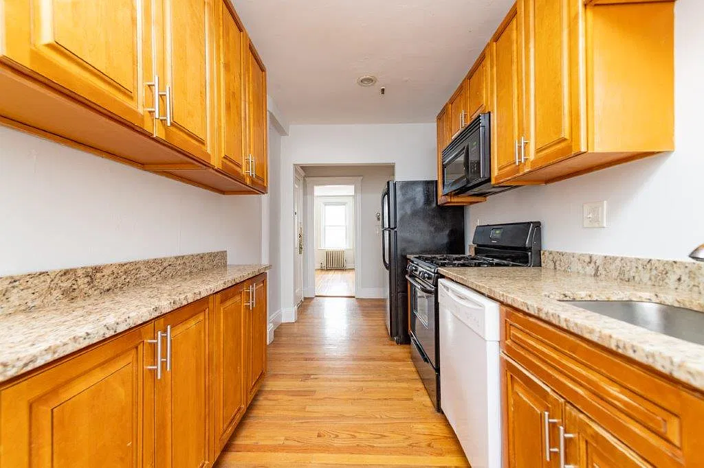 2 bed, 780 sqft, $2,700 — Photo 1