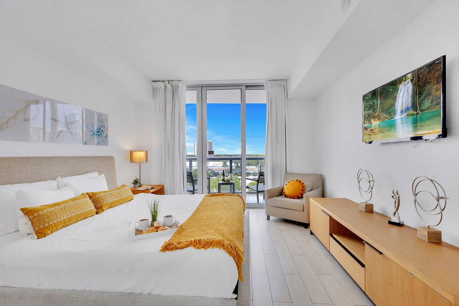 1 bed, 1.0 bath, 699 sqft, $2,062 — Photo 4