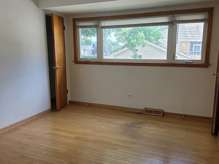 8418 W Crain St — Photo 31