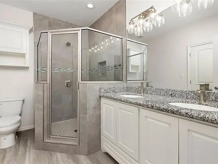 3132 Zurich Ave — Photo 6