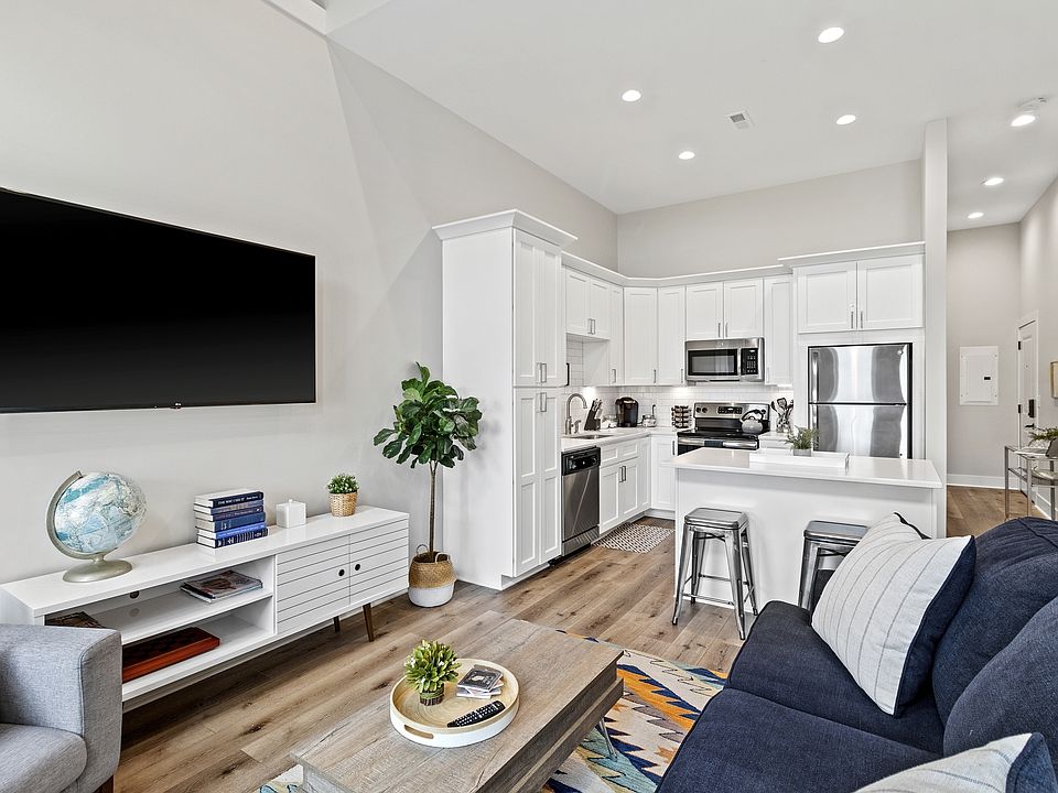 1st image of 302 Main St Suite A