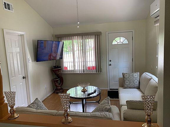 3rd image of 27377 Park Ct