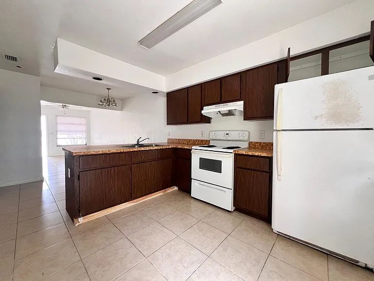 3233 Edgewood Ave — Photo 6